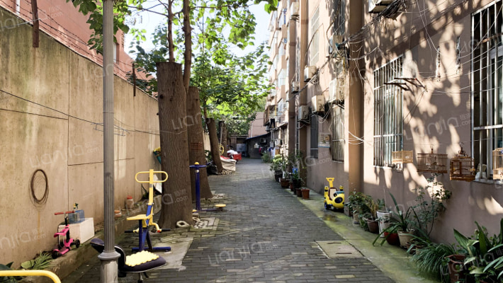 西安市城乡建设干部学校家属院外景图