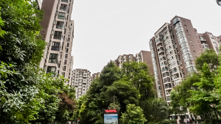 恩威玲珑南域外景图