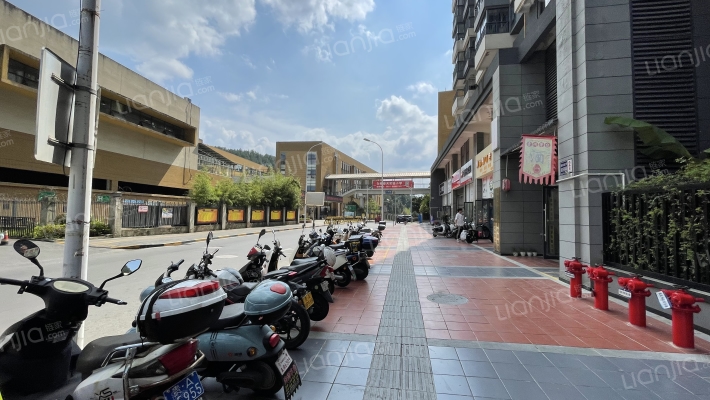 保利林语外景图