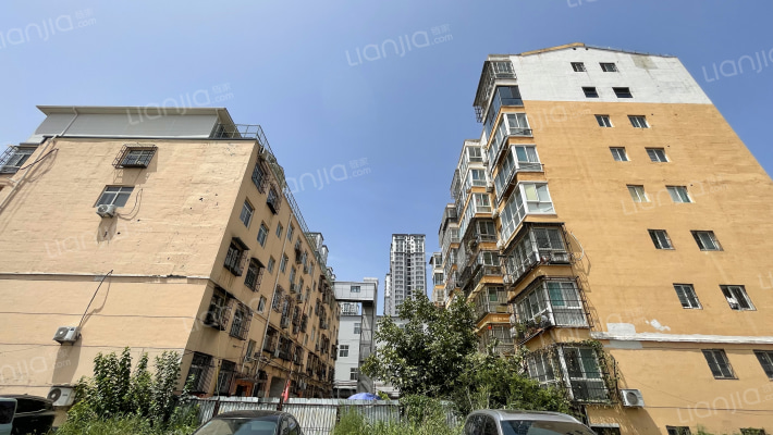 华厦建筑小区外景图