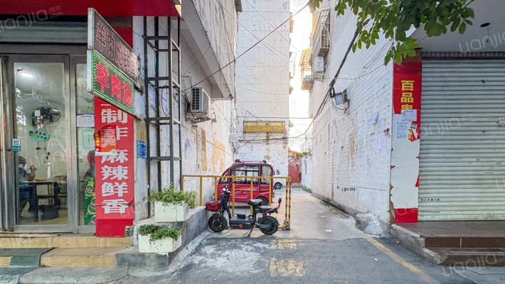 驿房经贸公司楼外景图
