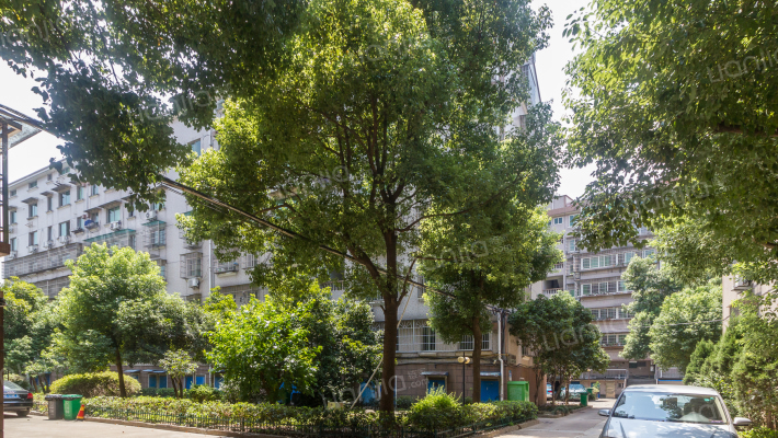 越厦花园外景图