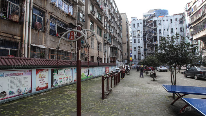 十字街34号外景图