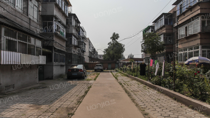 友谊里冶金楼外景图