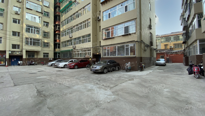 坝陵路电力宿舍外景图