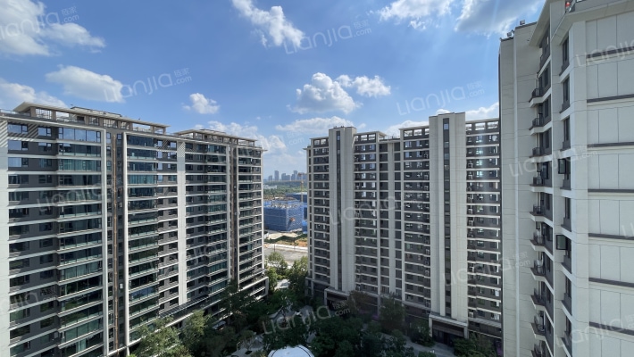 新希望锦粼湖院外景图