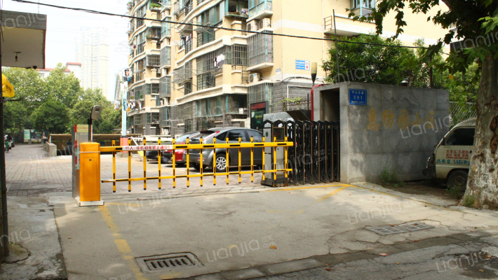 惠纺园小区外景图