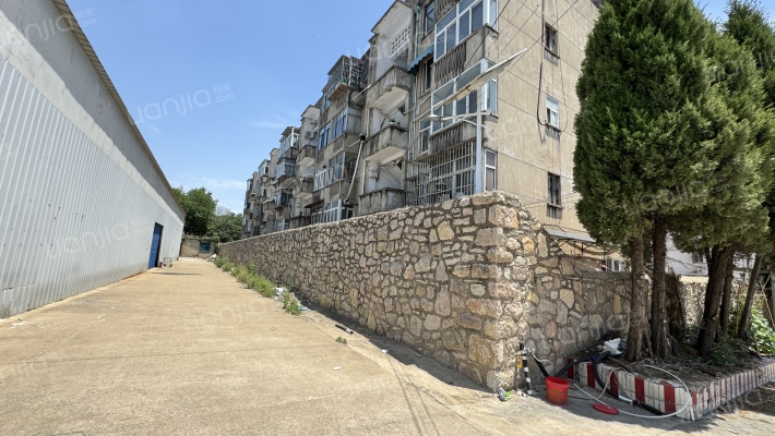 广山石油公司宿舍外景图