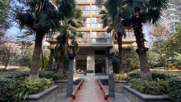 大江天际外景图