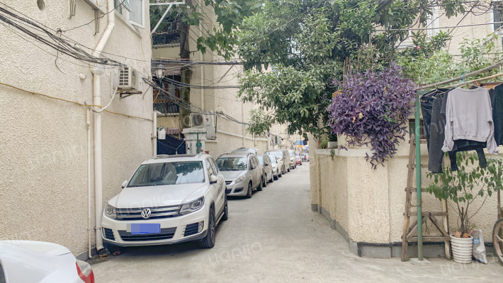 万航渡路393弄外景图