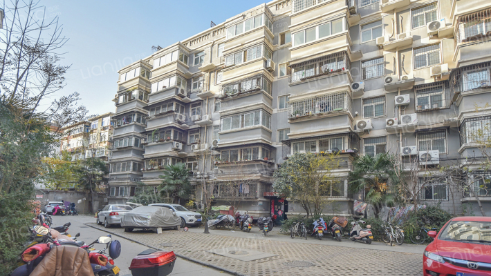 星威花园外景图