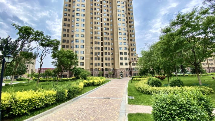 荣盛香缇澜山外景图