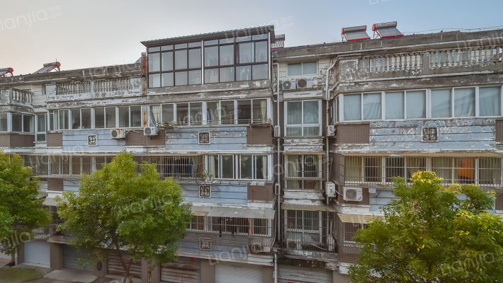 秀水华庭东区外景图