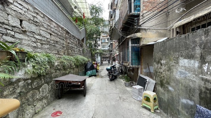 八鸽岩路127号外景图