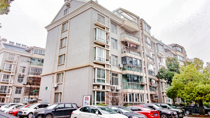 枫丹白鹭颐然居外景图