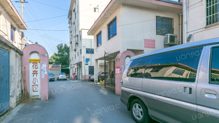 花卉小区外景图