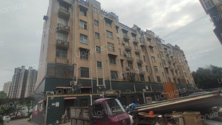 许由东村外景图