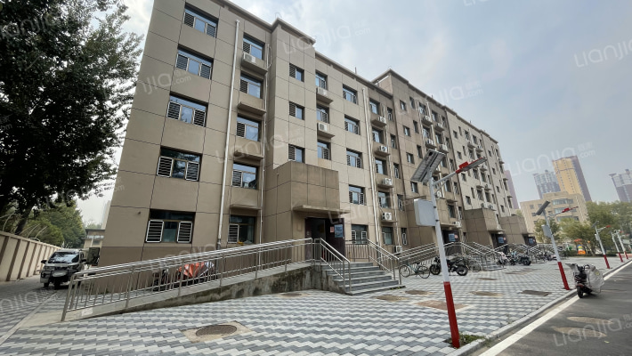 红旗小区外景图