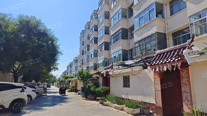 健元春家属院外景图