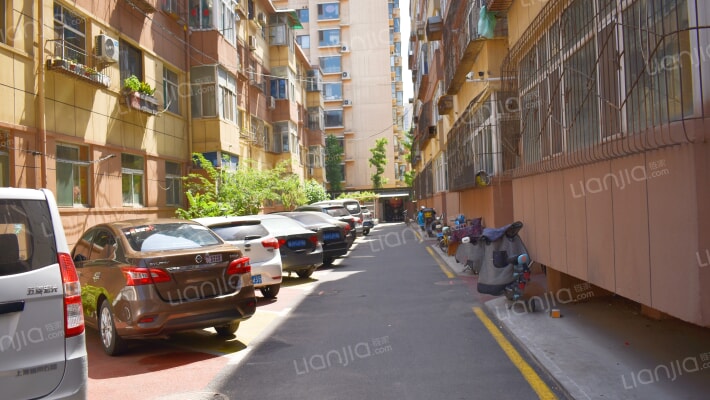 王村南街内燃机宿舍外景图