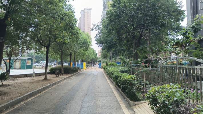 洪山府郡外景图