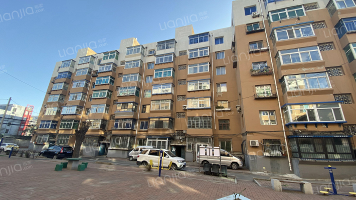 白塔小区外景图