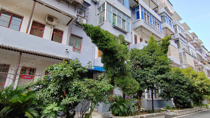 人行宿舍外景图