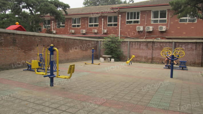 清华大学校内外景图