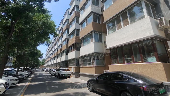 车站南里外景图