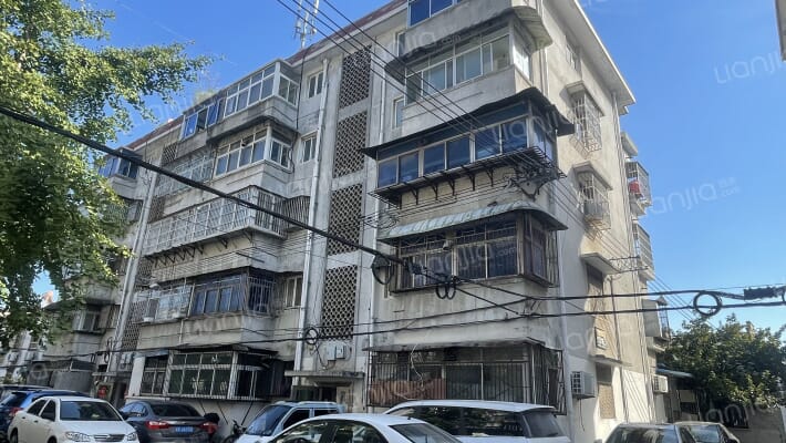 粮油食品厂家属院外景图