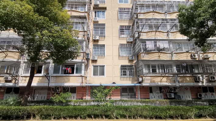 长龙一村东区外景图