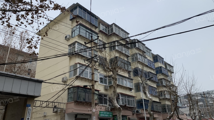 住宅公司宿舍外景图