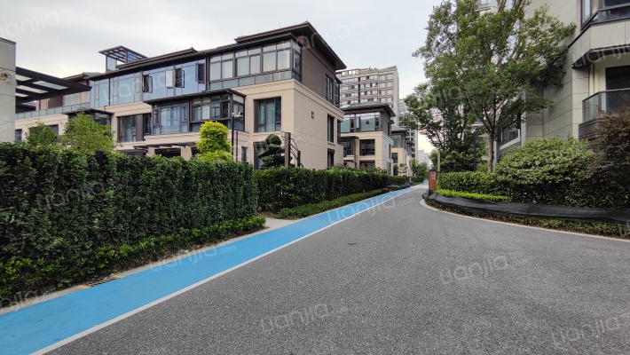 春和闻莺院外景图