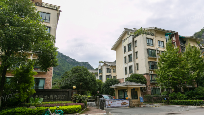 冠城·青秀庭院外景图