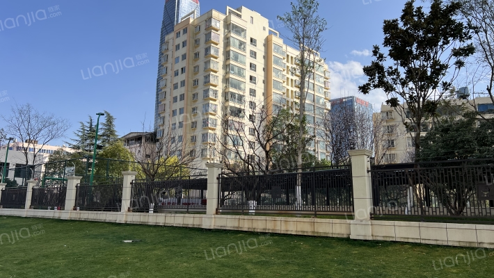 沃尔特商业城外景图