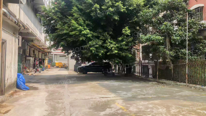 中侨大厦外景图