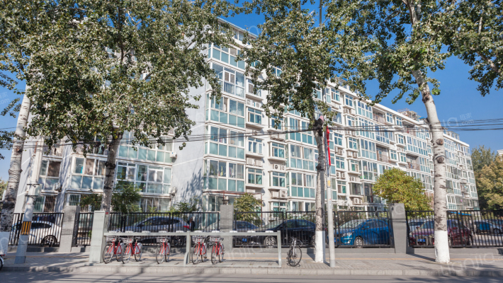 西陆名门外景图