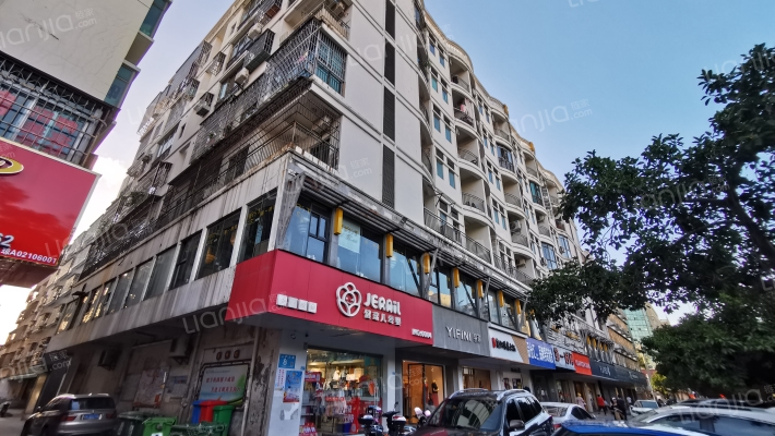 逸海春天外景图