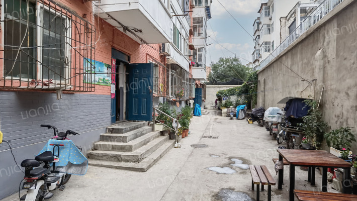 万柏林区卫生局大院外景图