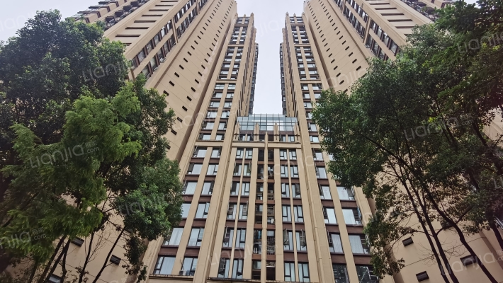 蓝光锦绣城21栋外景图