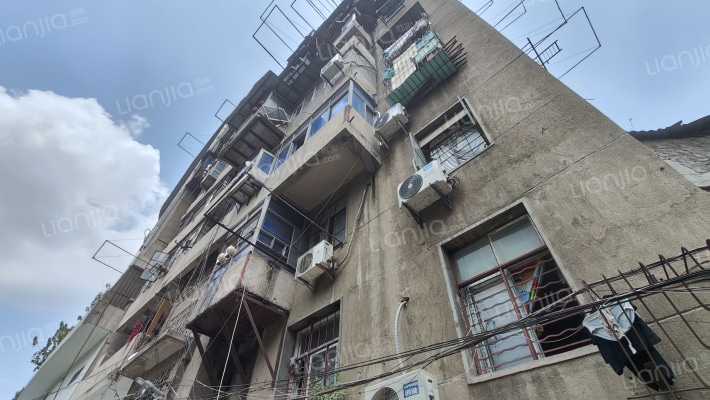 武珞路266号外景图