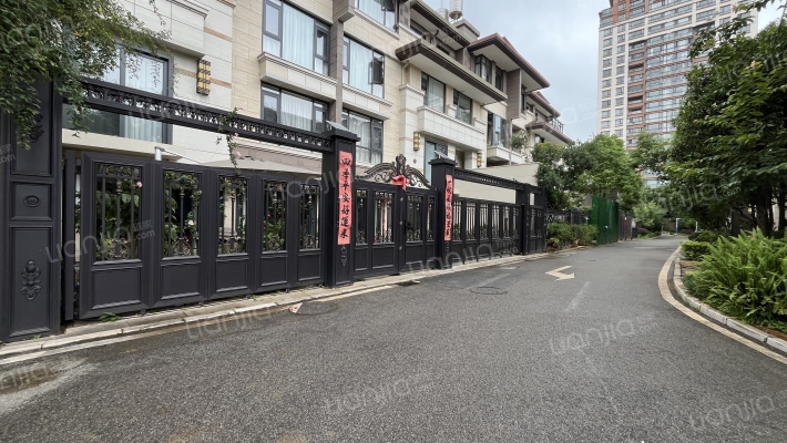 中天城·久皓大院外景图