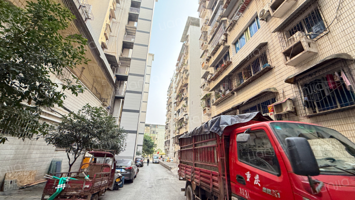 建设集团家属楼外景图