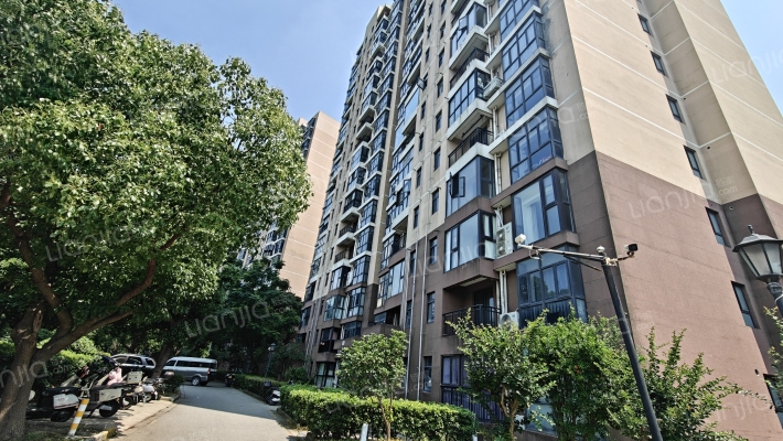 月亮湾大花园外景图