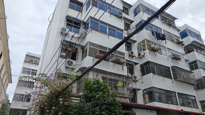 建设新居外景图