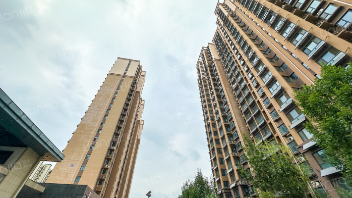 阳光花园外景图