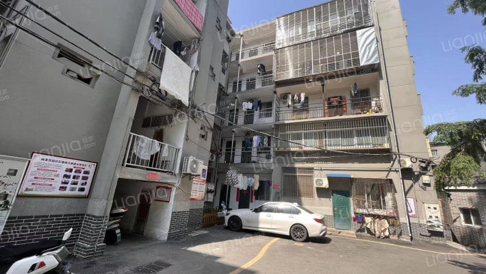 一米厂西院外景图