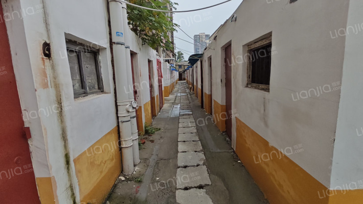 万里社区万里集装箱院外景图