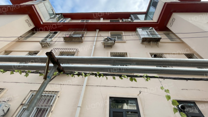 包装机械厂家属院外景图