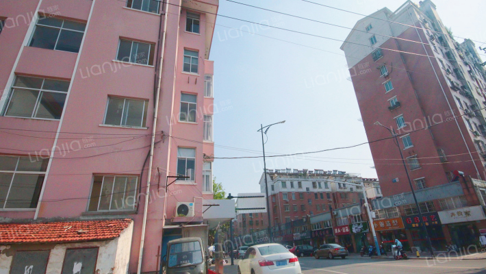 金属公司住宅楼外景图